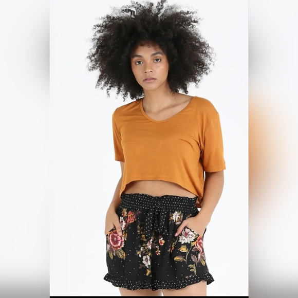 Floral multi color shorts - Picture 8 of 12